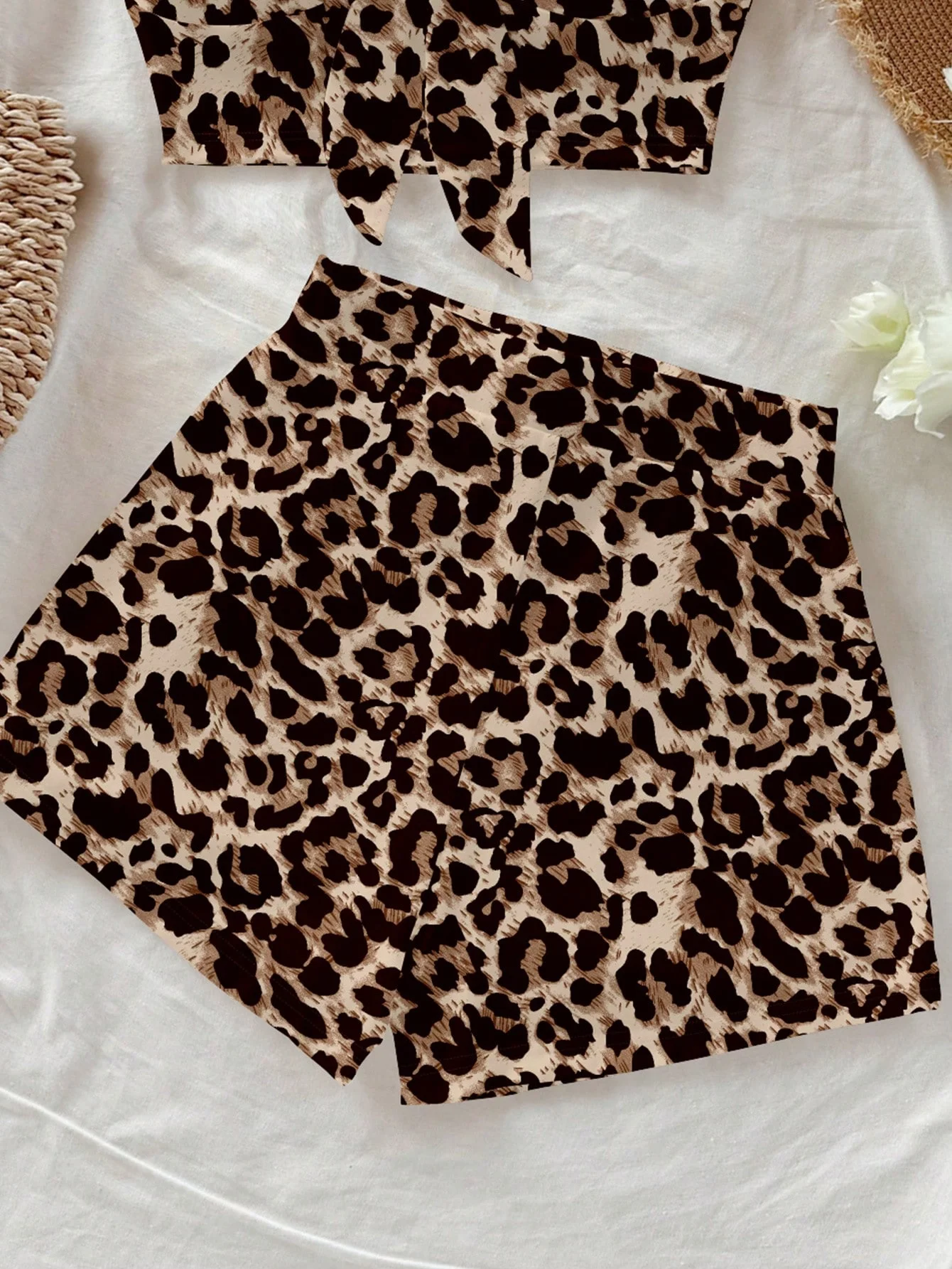 Summer European and American vacation style leopard print strapless shorts set, spicy girl two-piece set, female - Image 3