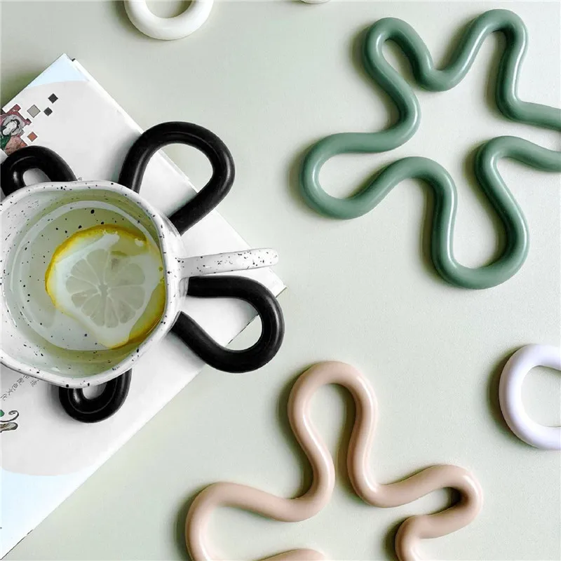 1/2PCS Geometrical Heat Resistant Silicone Mat Drink Cup Coasters Non-slip Pot Holder Table Placemat Kitchen Coasters Pads - Image 4