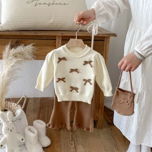 A stylish bow round-neck top, flared pants and cute bag set for baby girls in autumn and winter 2025