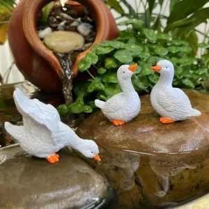 Resin Goose Statue Simulated Duck Figurines Miniature Landscape Ornaments For Gardens Courtyards Ponds Animal-Shaped