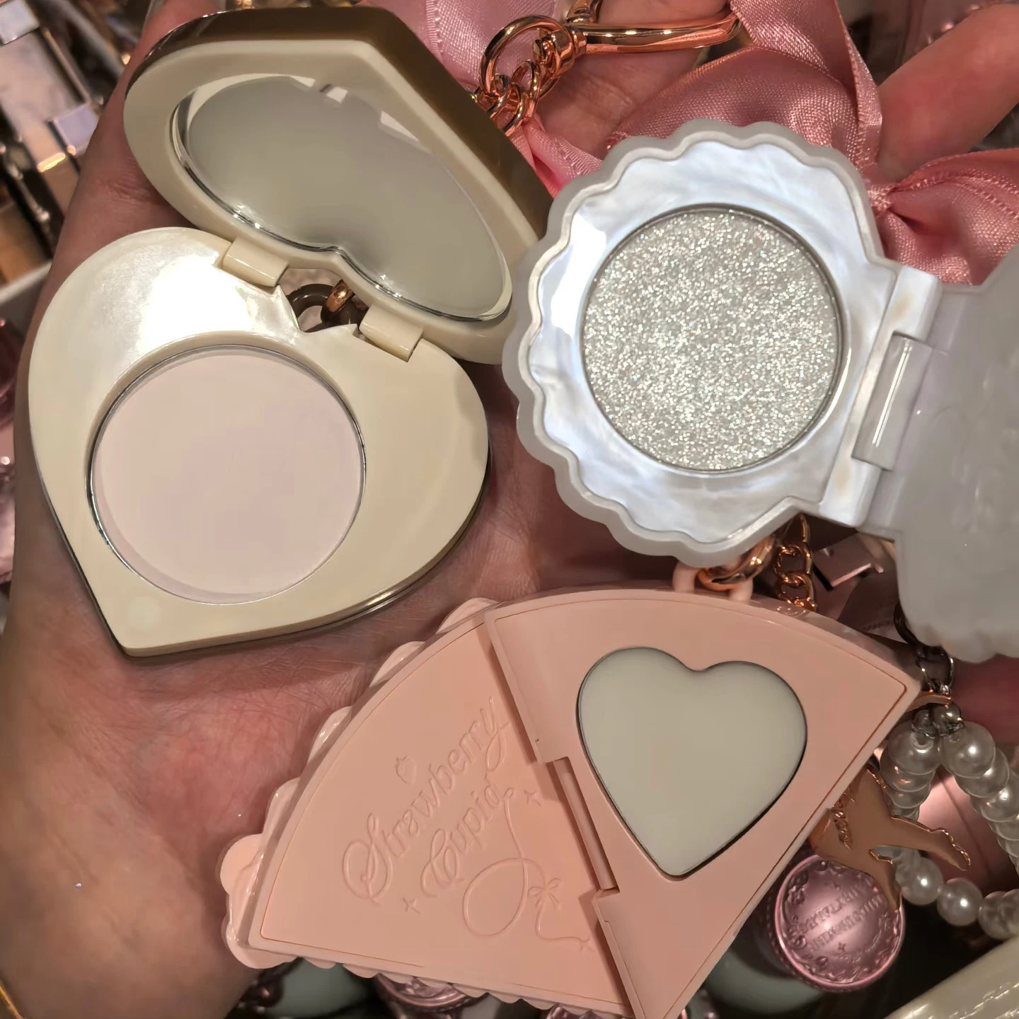 FlowersKnow Cupid Sweetie Bear Face Powder with Blush Highlighter Pendant Long Lasting Portable Makeup Decoration - Image 3