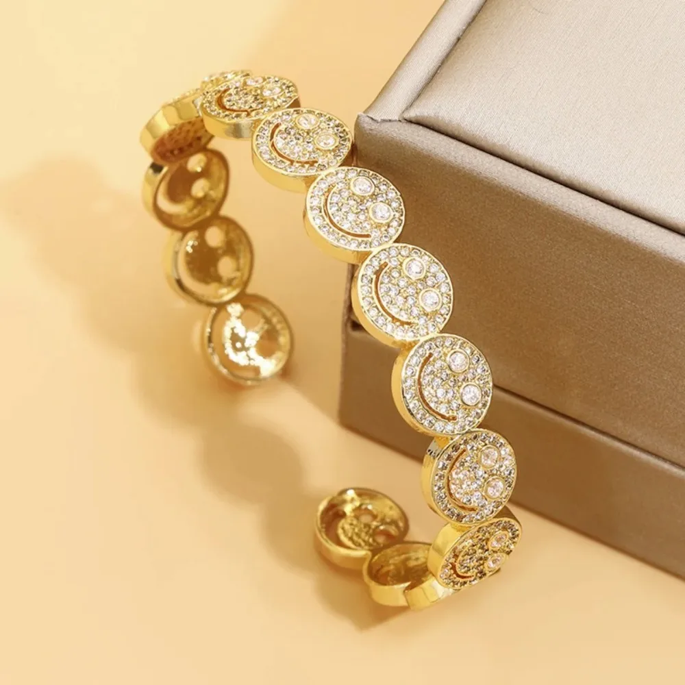 2025 New Light Luxury Colorful Smiley Face Bracelet, Unique Design Stackable Hand Jewelry, Fashionable, Personalized and Cool - Image 3