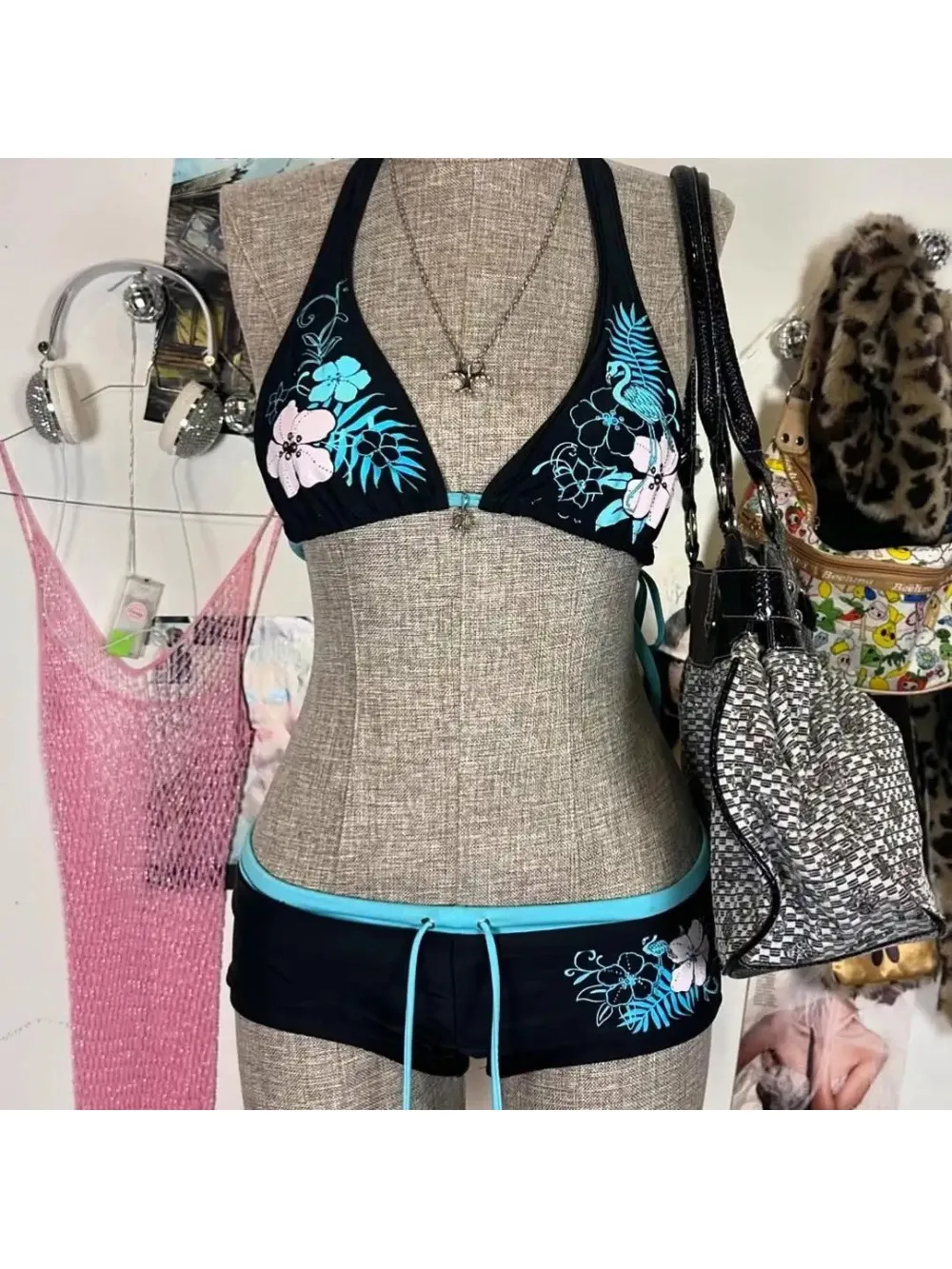 2026 new summer American Y2K tropical floral flamingo print bikini set with hanging neck, triangular cup shorts, split swimsuit - Image 5
