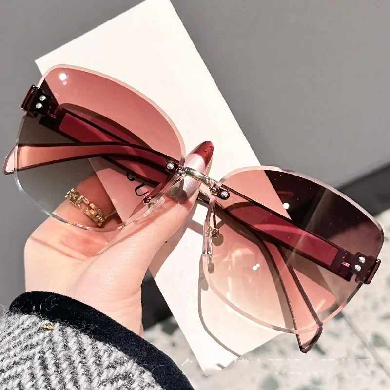 Large Frame Cat Eye Fashion Sunglasses 2025 New UV Protection Women's Edge Cutting Frameless DS-8208 - Image 3