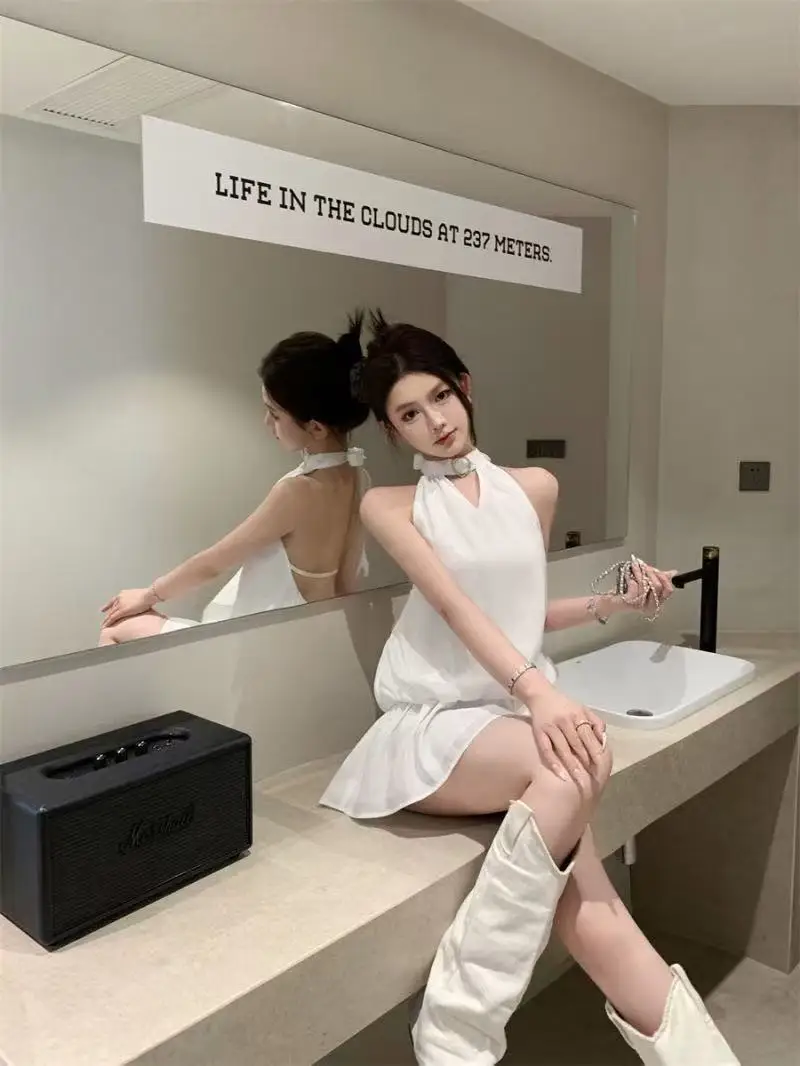 Y2K's new solid-color halter-neck backless dress is a sexy, elegant and slimming short skirt for women in summer - Image 2