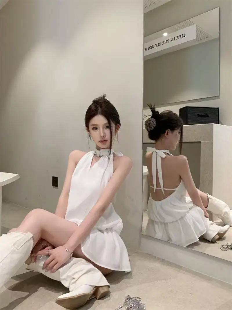 Y2K's new solid-color halter-neck backless dress is a sexy, elegant and slimming short skirt for women in summer - Image 3