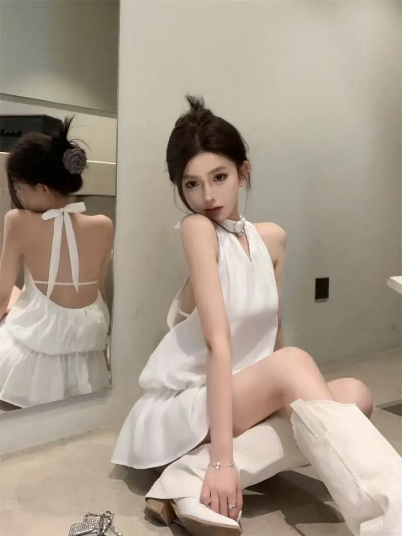 Y2K's new solid-color halter-neck backless dress is a sexy, elegant and slimming short skirt for women in summer