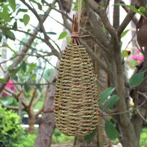 Eco Friendly Woven Grass Bird Nest Box Rustic Idyllic Hanging Birdhouse for Garden Window Mount Attract Birds Breeding Nesting