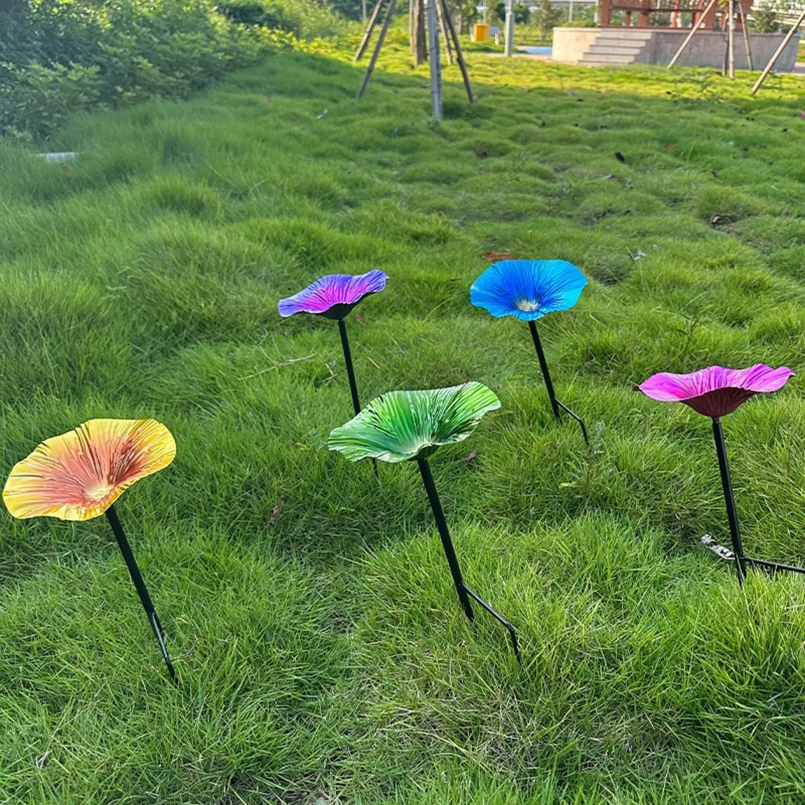 Garden Bird Bath with Detachable Pole And Ground Stake for Bird Feeders Garden Bird Bath with Detachable Pole And Ground Stake for Bird Feeders