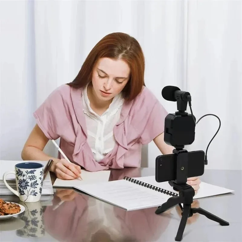 Smartphone Vlogging Kit With Tripod Phone Holder Mini Microphone LED Fill Light Starter For TikTok Live Stream Video YouTube - Image 5