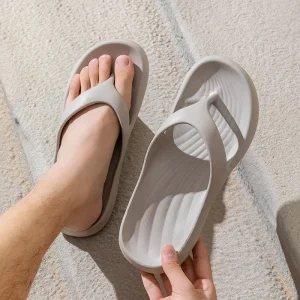 Trendy Men's Flip Flops Fashionable Colors & Non-Slip Soft Sole for Men Lightweight Slippers Couple Leisure Beach Shoes