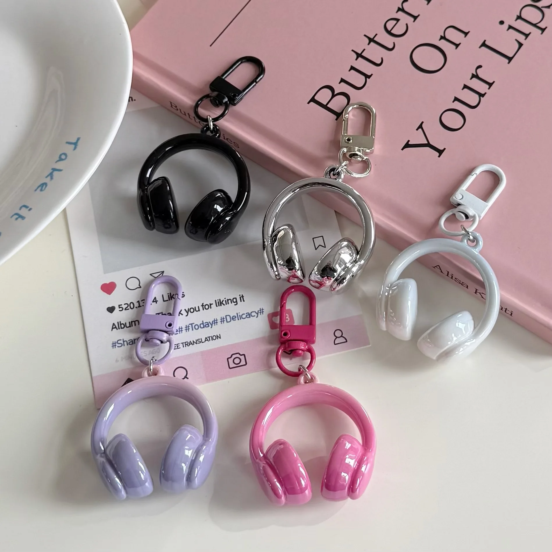 1PC Cute Creative 3D Earphones Pendant Keychain Mobile Chain Backpack Hanging Decoration Accessories Gifts - Image 3
