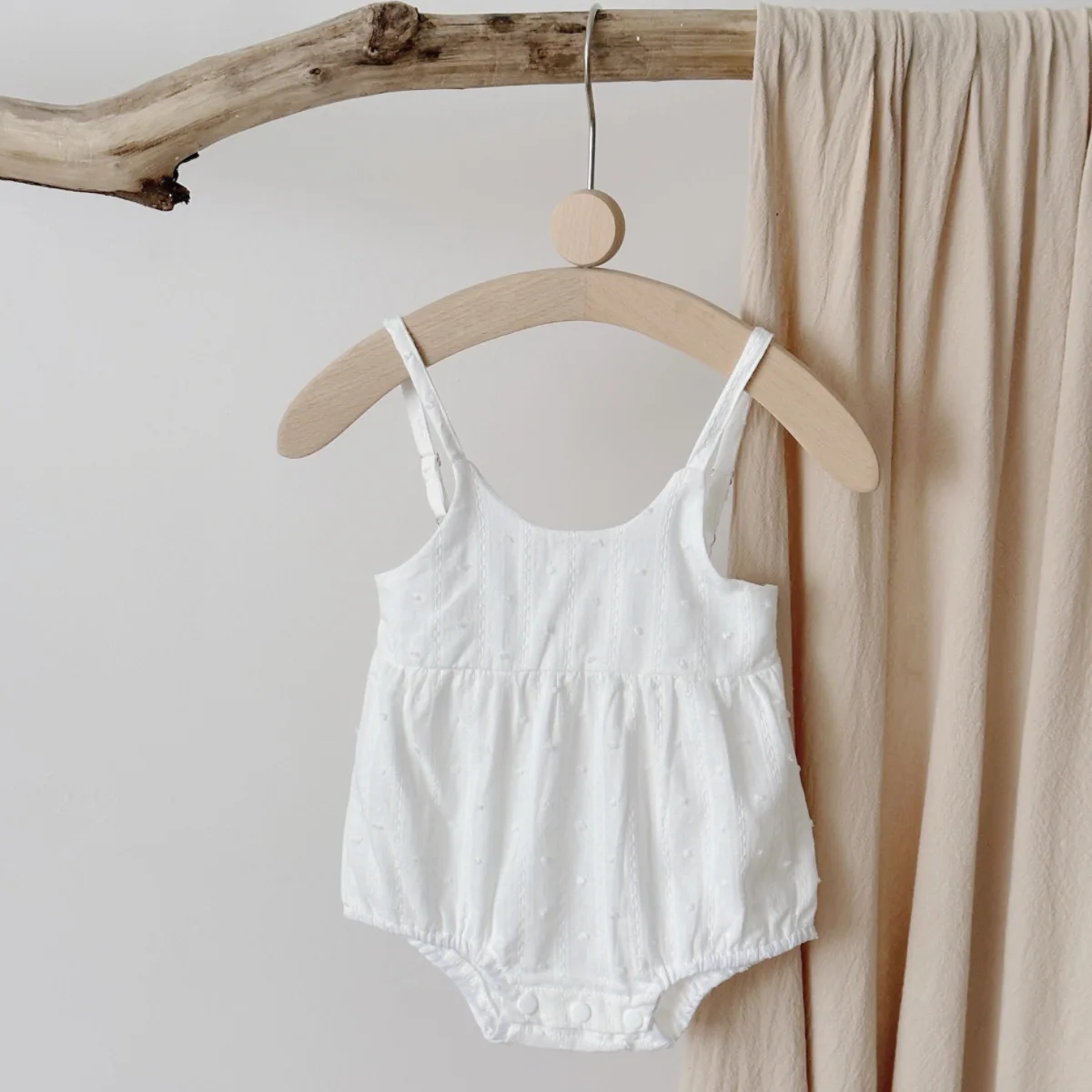 2025 Summer New Baby Girl Clothes Sweet And Cute White Strap bodysuit Infants Young Children Baby Suspenders Romper Jumpsuit - Image 4