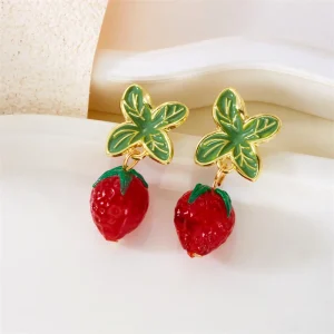Delicate Leaves Strawberry Dangle Earrings for Women Sweet Resin Transparent Imitation Fruit Earring Girls Daily Wear Jewelry