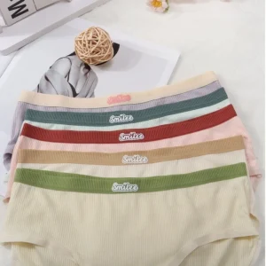 Girls' Light Colored Underpants Soft and Simple Shorts Solid Color and Comfortable Girls' Triangle Shorts Cotton Underpants
