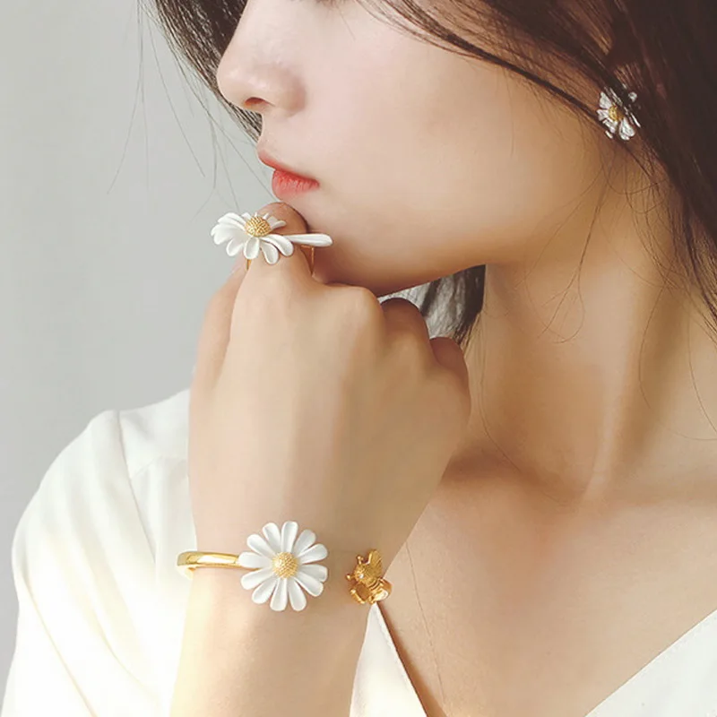 Korean Style Cute Small Daisy Flower Stud Earrings For Women Girls Sweet Statement Asymmetrical Earring Party Jewelry Gifts - Image 2
