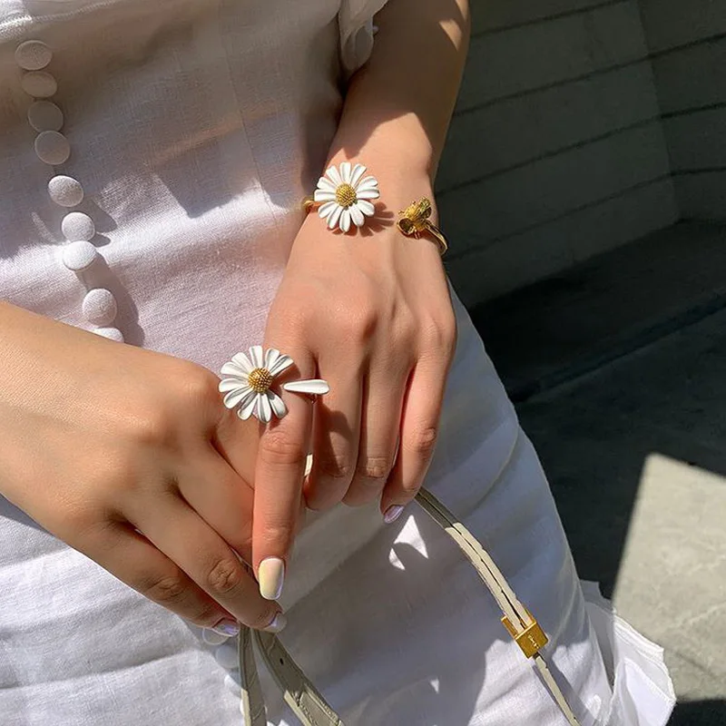Korean Style Cute Small Daisy Flower Stud Earrings For Women Girls Sweet Statement Asymmetrical Earring Party Jewelry Gifts - Image 4
