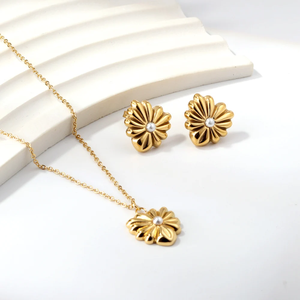 LUXUKISSKIDS Luxury Design Gold-Plated Trendy Necklace Earrings Women Jewelry Sets Fine Shell Bee Pendant Vintage Gorgeous Party - Image 6