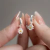 New Korean Daisy Flower Stud Earrings For Women Temperament Sweet Bee Sunflower Crystal Zircon Earring Girls Party Jewelry Gifts