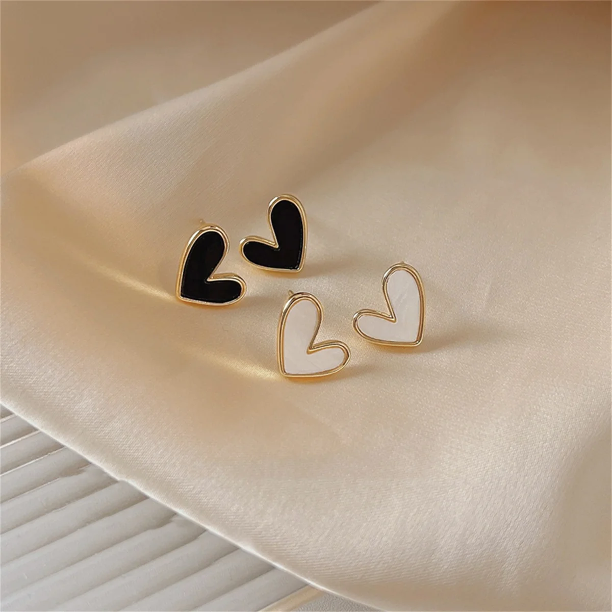 New Korean Sweet Cute Heart Stud Earrings for Women Girl Fashion Blue Glaze Aesthetic Geometric Earrings Minimalist Jewelry Gift - Image 5