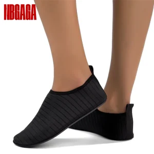 Unisex Beach Water Shoes Quick-Drying Anti-Slip Lightweight Aqua Socks for Men Women Swim Surf Yoga Outdoor Shoes Plus Size