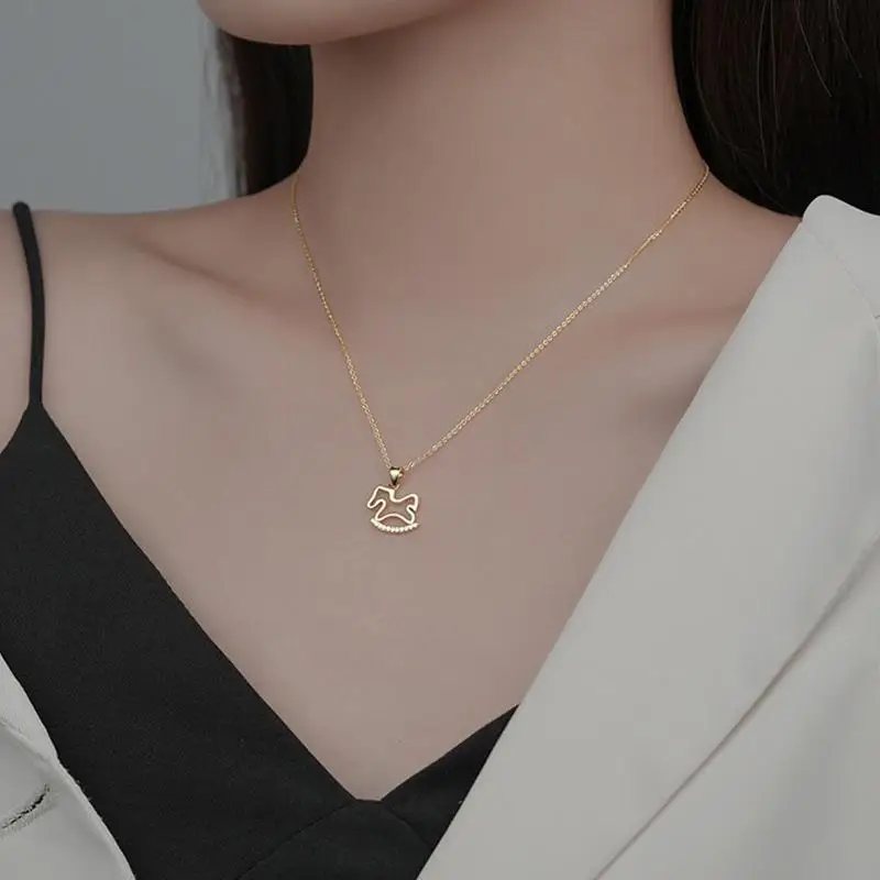Wooden Horse Pendant Collarbone Chain with Zircon Accessory for Girls - Image 3