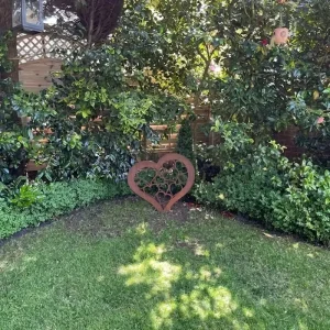 Rustic Metal Heart Garden Stake Iron Heart Silhouette Yard Art Farmhouse Outdoor Christmas Easter Halloween Decor