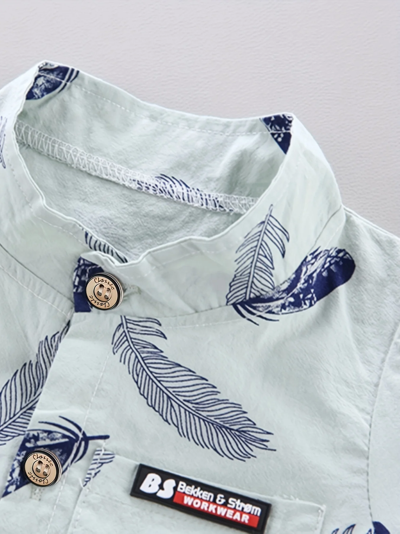 Summer Feather Print Baby 2-Piece Set 0-3 Years Old Short-Sleeved Shirt And Shorts with Fashionable Cartoon Random Printing - Image 3