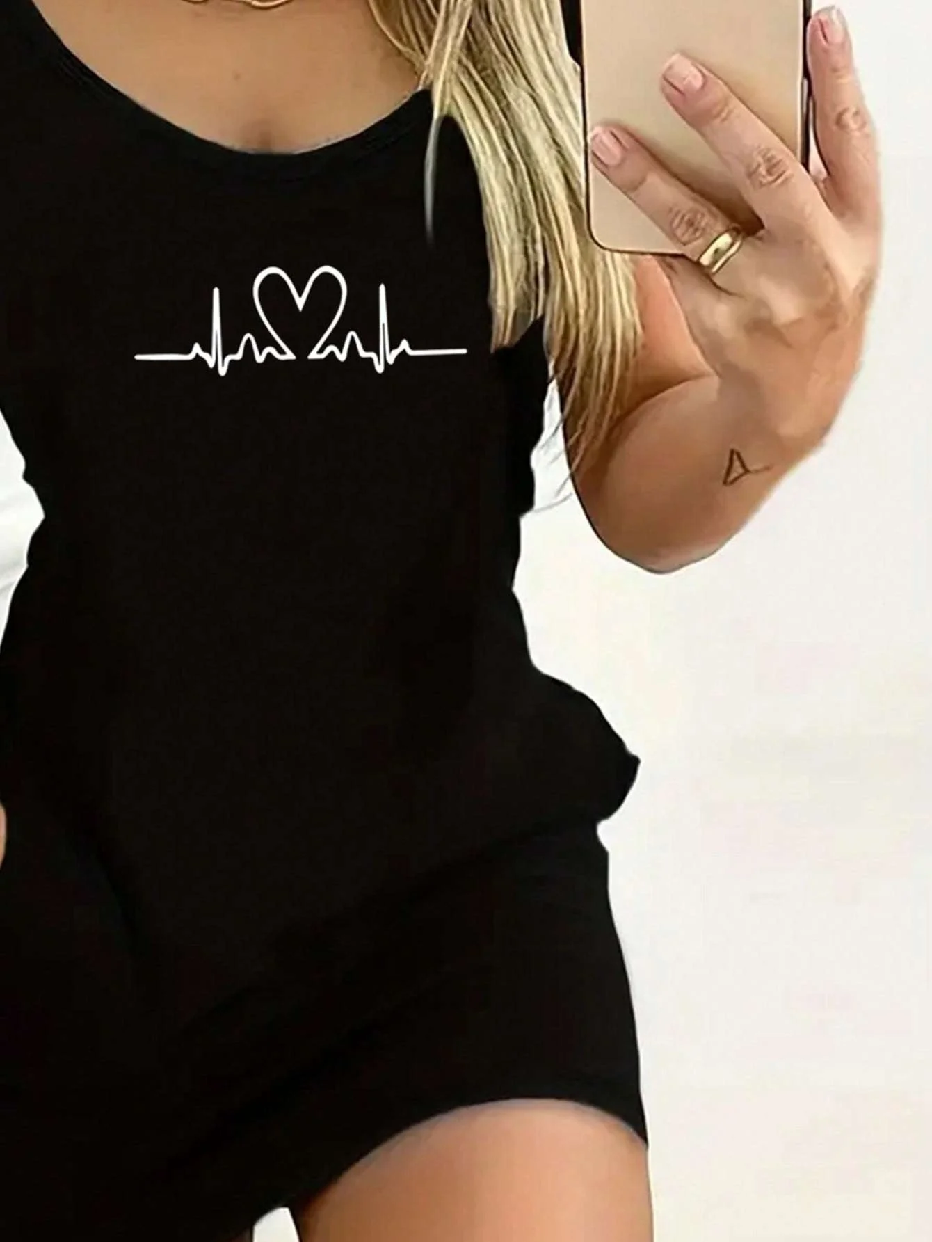 2026 Casual and Comfortable Summer Style, Heartbeat Accelerated Printed Pattern, Solid Color Short Sleeved Dress, Short Skirt - Image 4