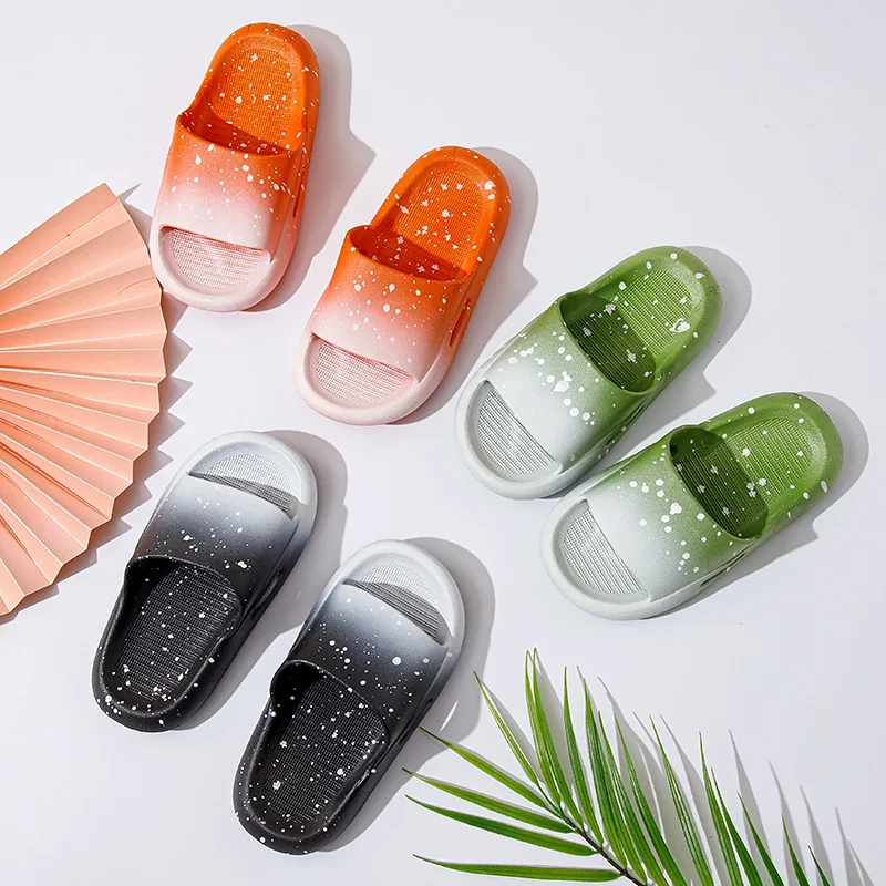 2026 New Summer Gradient Children's Slippers for Boys and Girls Sandals and Slippers for Indoor and Outdoor Home Furnishings - Image 2