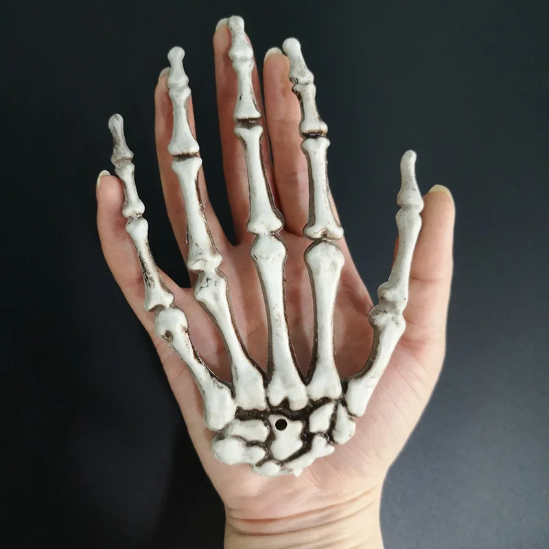 2PCS/SET White Matte Plastic Halloween Skeleton Hand Scary Plastic Ghost Hand Bone Halloween Window Display Prank Decorations - Image 3