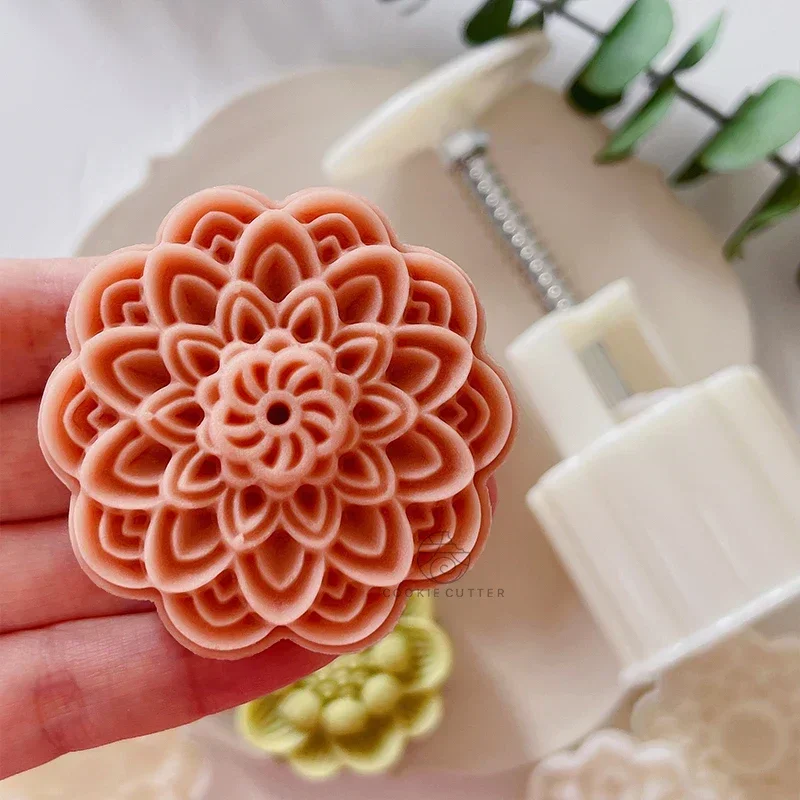 4Pcs/Set 75g Lotus Mooncake Mold Ten-petal Lotus Chinese Tradition Home DIY Festival Pastry Decoration Tools Kitchen Baking Mold - Image 3