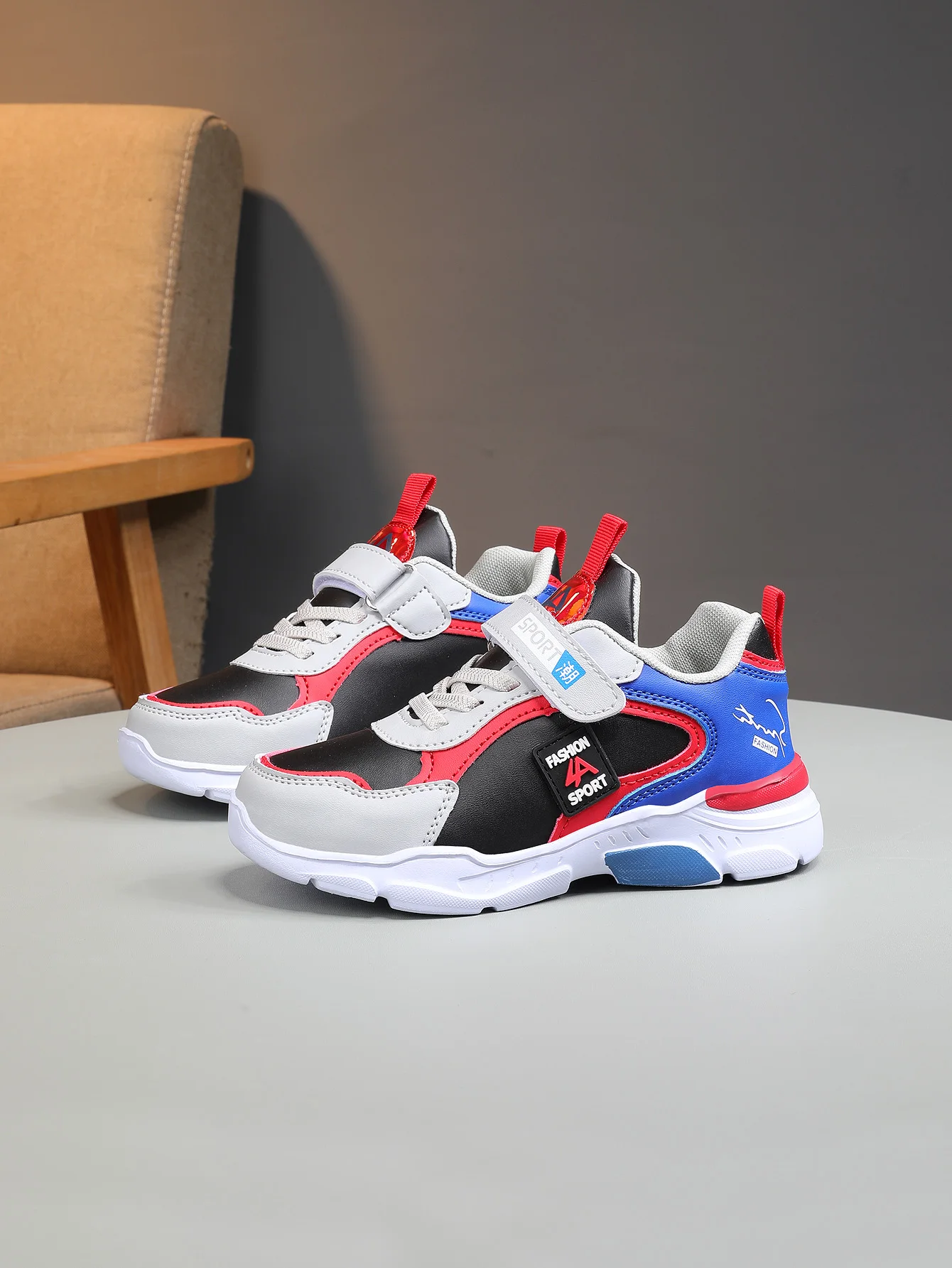 Autumn and Winter Children's Shoes, Boys' Sports Shoes, Leather Surface, Breathable, Non-Slip, Versatile Sports Shoes for Middle-Aged and Older Children, Elementary School Students - Image 2