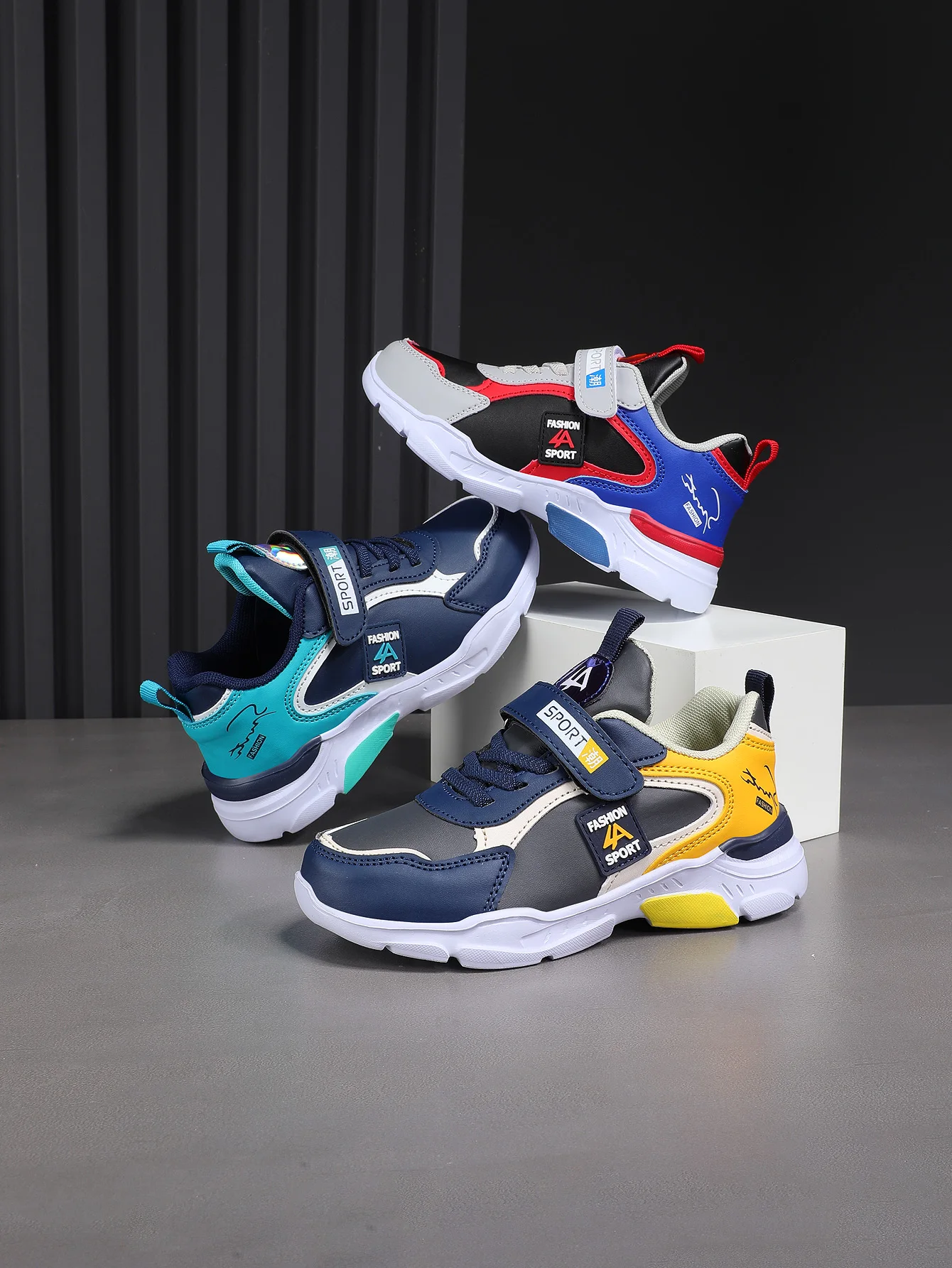 Autumn and Winter Children's Shoes, Boys' Sports Shoes, Leather Surface, Breathable, Non-Slip, Versatile Sports Shoes for Middle-Aged and Older Children, Elementary School Students - Image 4
