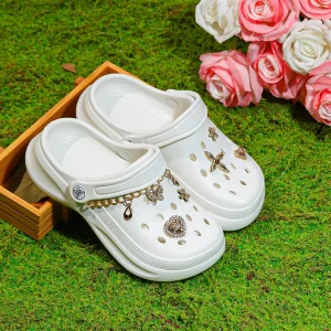 Children's Clogs, Comfortable Garden Shoes, Beautiful Lightweight Sandals, Non-Slip Slippers, Suitable for Outdoor or Indoor 168