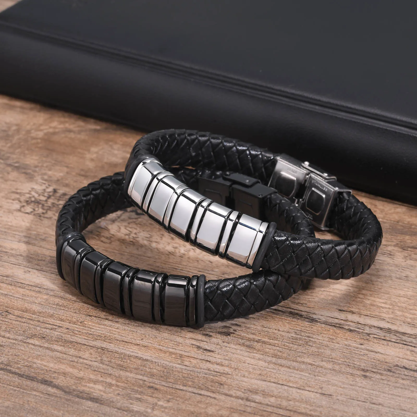 Vnox Free Custom Leather Bracelets for Men,Personalized 2-6 Names Braid Rope Chain Wristband Family Gifts for Dad Father