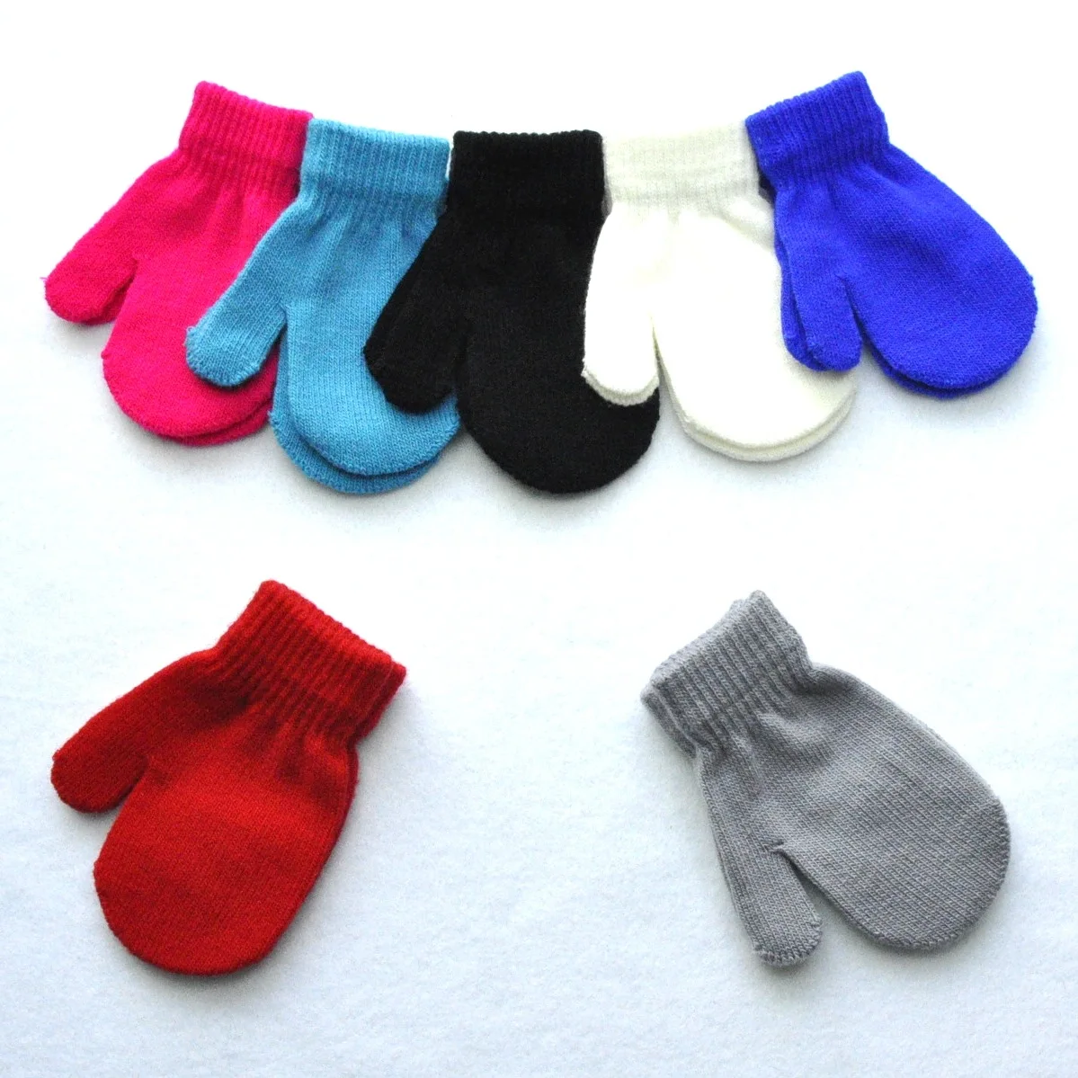 1pc Soft and Warm Kids Gloves for Winter Accessories Classic Design for 1-4 Year Olds Toddlers Baby Mittens - Image 3