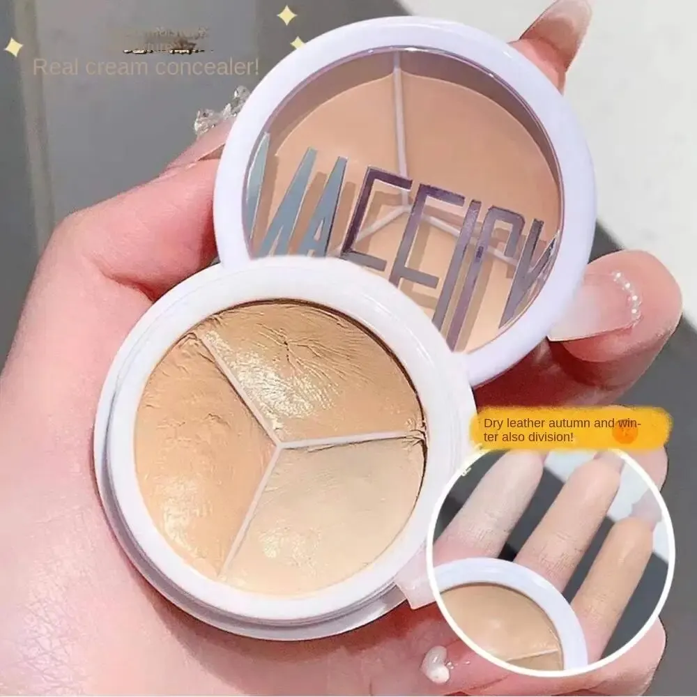 3-Color Concealer Palette Professionally Covers Dark Circles Around Eyes and Face - Image 3
