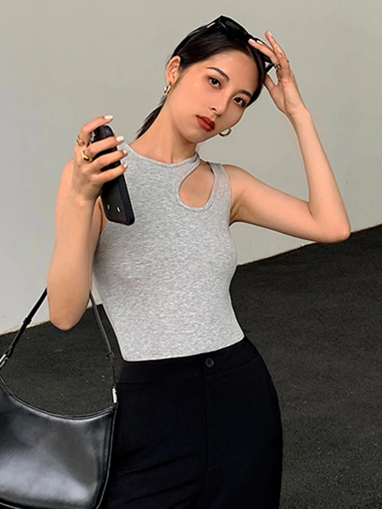 Casual y2k White Cut Out Women's T Shirt Sleeveless Slim T Shirts Female Clothing 2024 Summer Fashion crop top women camisetas - Image 5