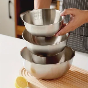 Stainless Steel Mixing Bowls with Measurements, Suitable for Home Use, for Mixing and Kneading, Salads, and Baking Salad Bowl