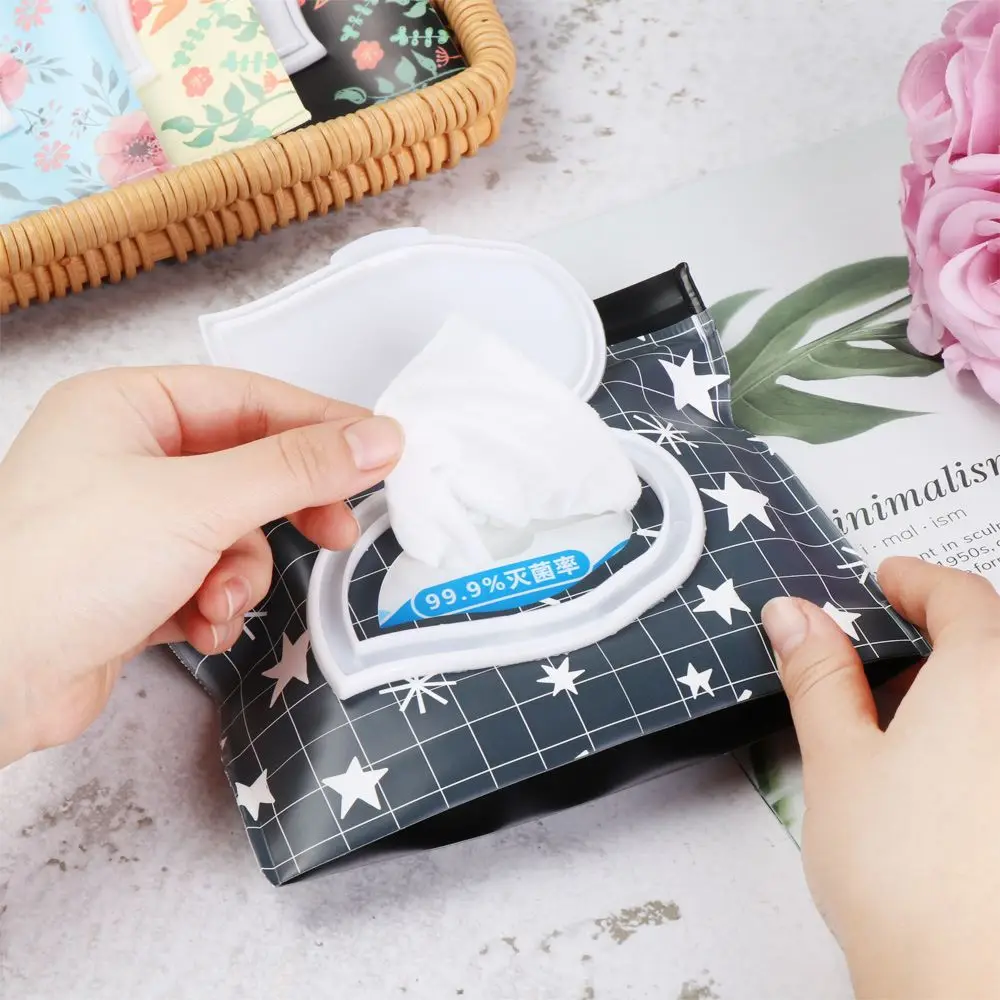 Useful Cute Carrying Case Product Snap-Strap Flip Cover Wet Wipes Bag Tissue Box Cosmetic Pouch Stroller Accessories - Image 4