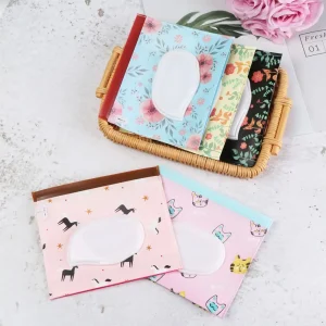 Useful Cute Carrying Case Product Snap-Strap Flip Cover Wet Wipes Bag Tissue Box Cosmetic Pouch Stroller Accessories