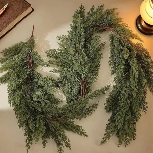 Wholesale and retail Christmas Cedar Pine Garlands,Artificial Cedar Garland,Mantle,Wall,Indoor,Outdoor Christmas Decorations