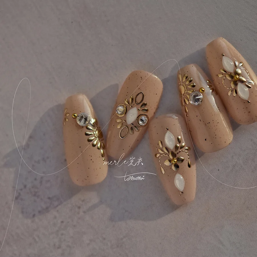 1 PCS Vintage Gold Floral High Quality 5D Embossed Nail Art Decals Nail Art Engraving Decoration Fashion Slider Nail Stickers - Image 3