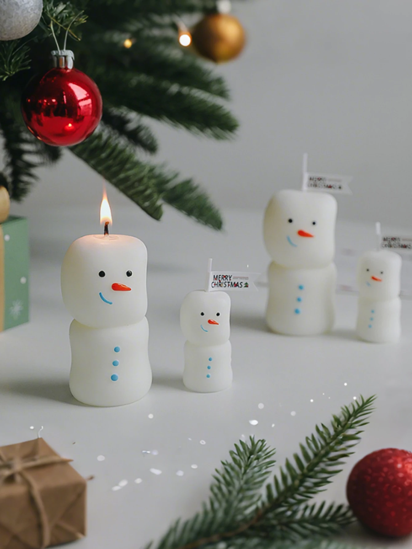 2 Pieces /Set, Christmas Snowman Scented Candle Set, Two Gift Boxes of One Large and One Small, Soybean Mixed Wax, British Pear - Image 3