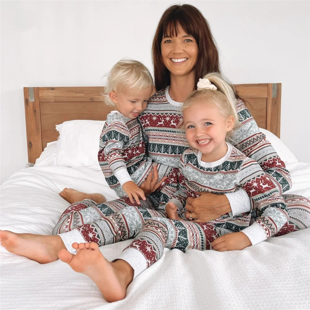 2023 Christmas Family Matching Pajamas Party Mother Daughter Father Son Sleepwear Clothing Set Baby Romper Fashion Family Look - Image 3