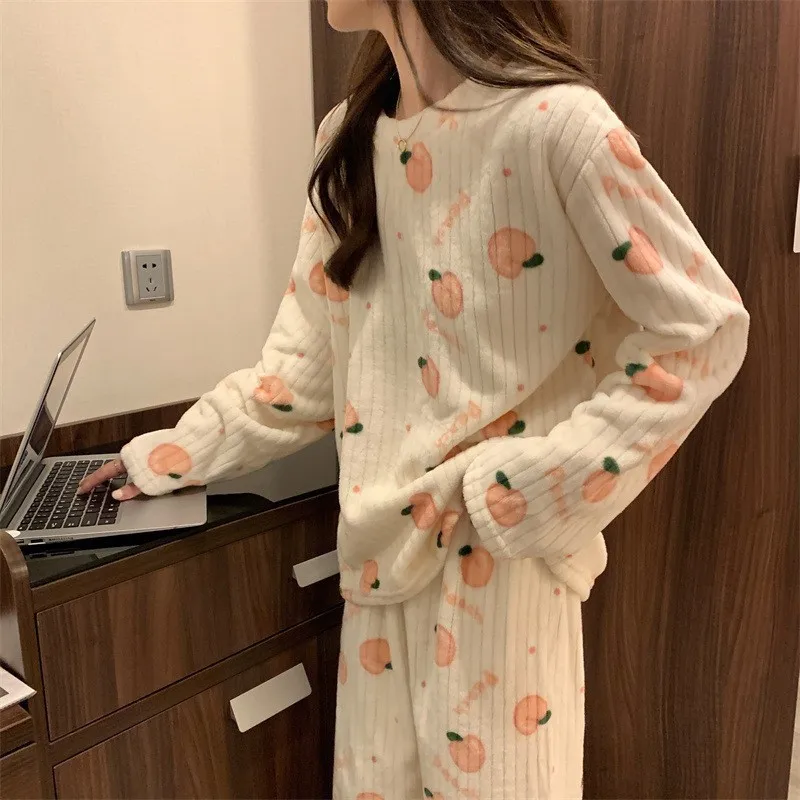 2025 New Women's Pajamas Set Warm Two-Piece Homewear Set Peach Bear Coral Velvet Suit Cute Sweet Thickened Warm Homewear - Image 3