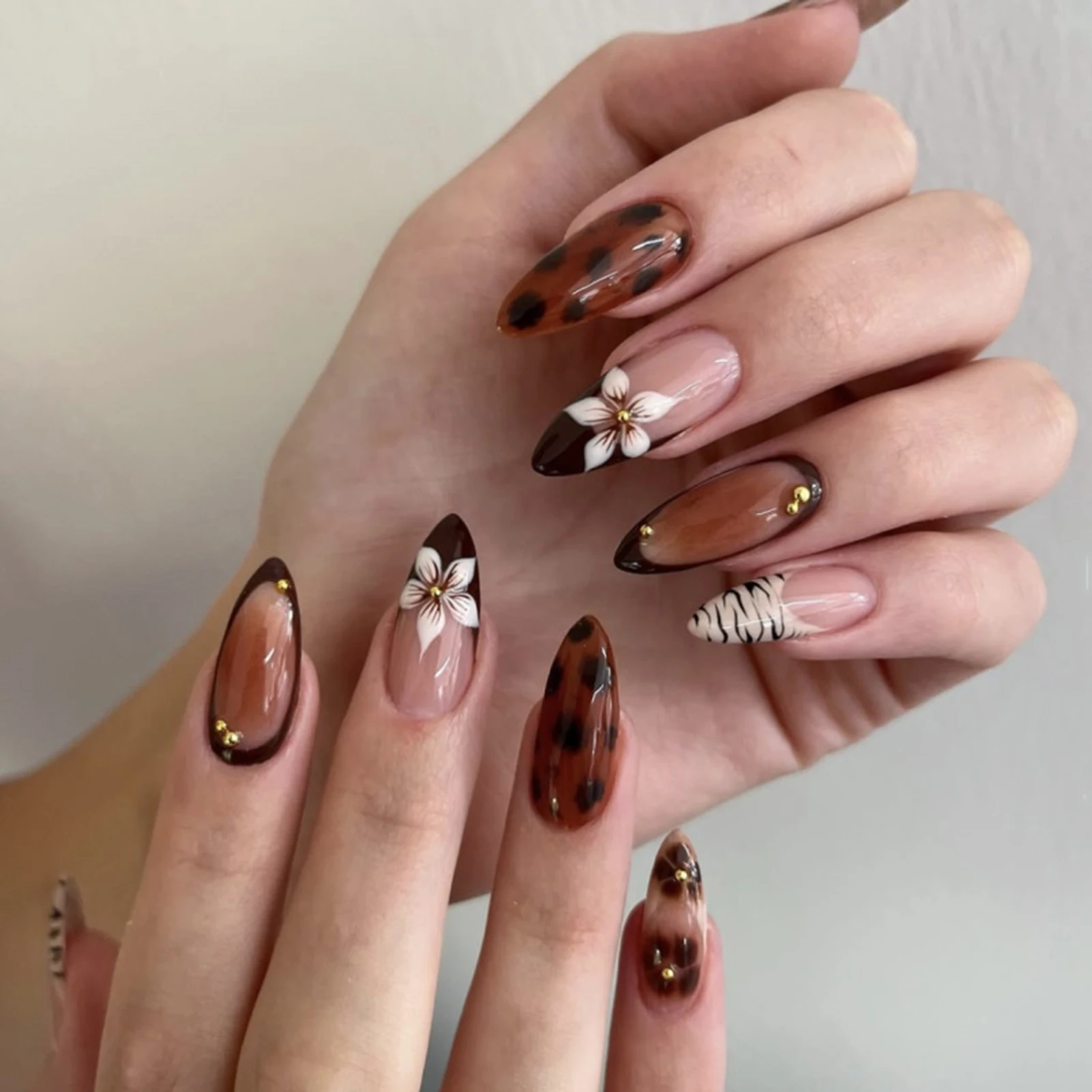 24Pcs Medium Length Coffin False Nails French Tips Press On Nails Fairy Flower Designs Spicy Girls Charms Fake Nails Patches - Image 4