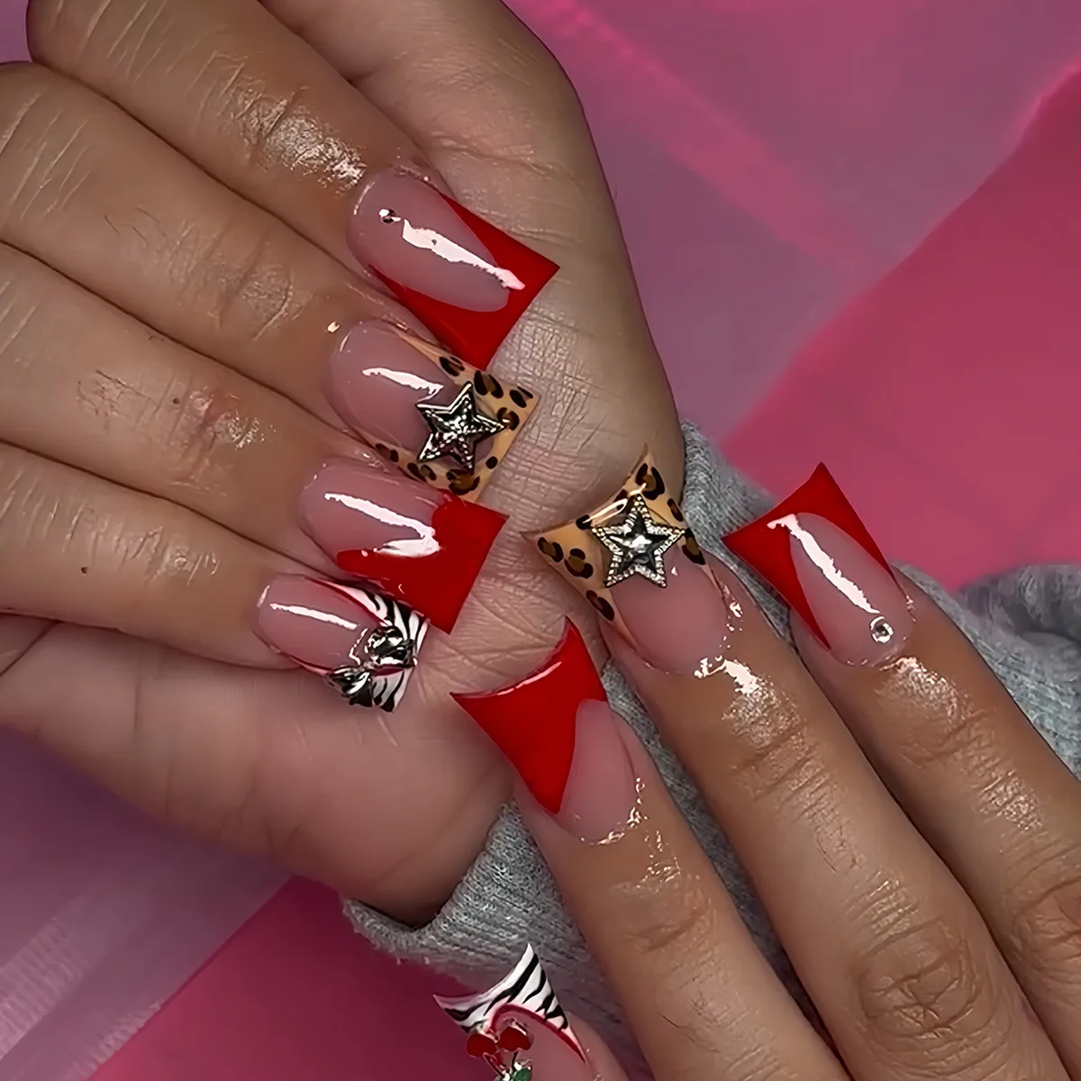 24pcs Nude Pink Sweet Fake Nails Short Duckbill Leopard Print French False Nails With 3D Bowknots Butterfly Cherry Press On Nail - Image 2