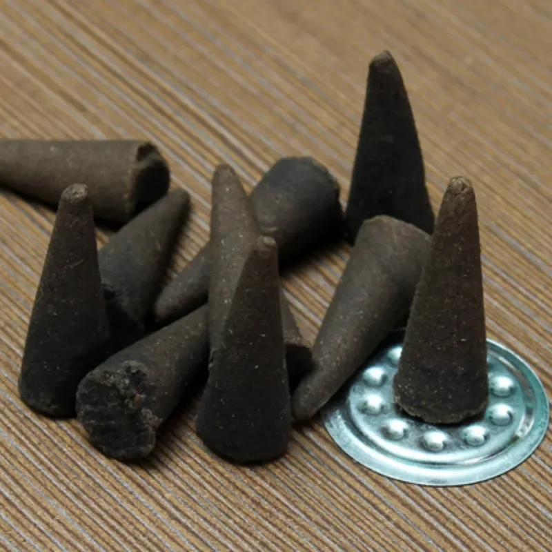 Handmade Indian Incense Frankincense Patchouli Tower Incense Cones with Metal Incense Base Buddhist Ornaments Home Fragrance - Image 2